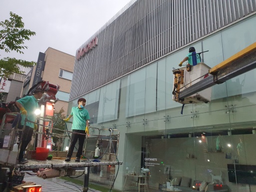간판 청소 작업 사례 1